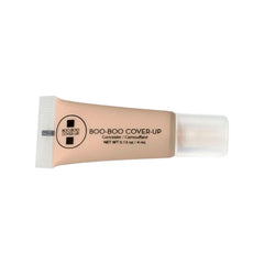 Boo-Boo Cover-Up correcto en bote para cobertura suave y uso diario en la piel