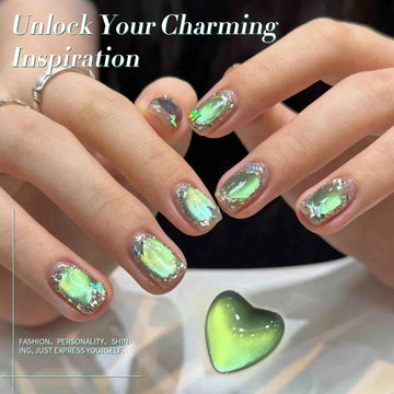 Born Pretty acabado de alto brillo en gel verde realza la manicura con destellos.