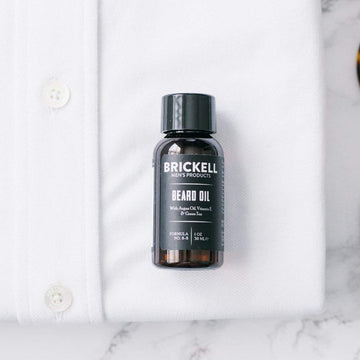 Brickell Barba: vitamina E y lavanda ofrecen aroma suave.