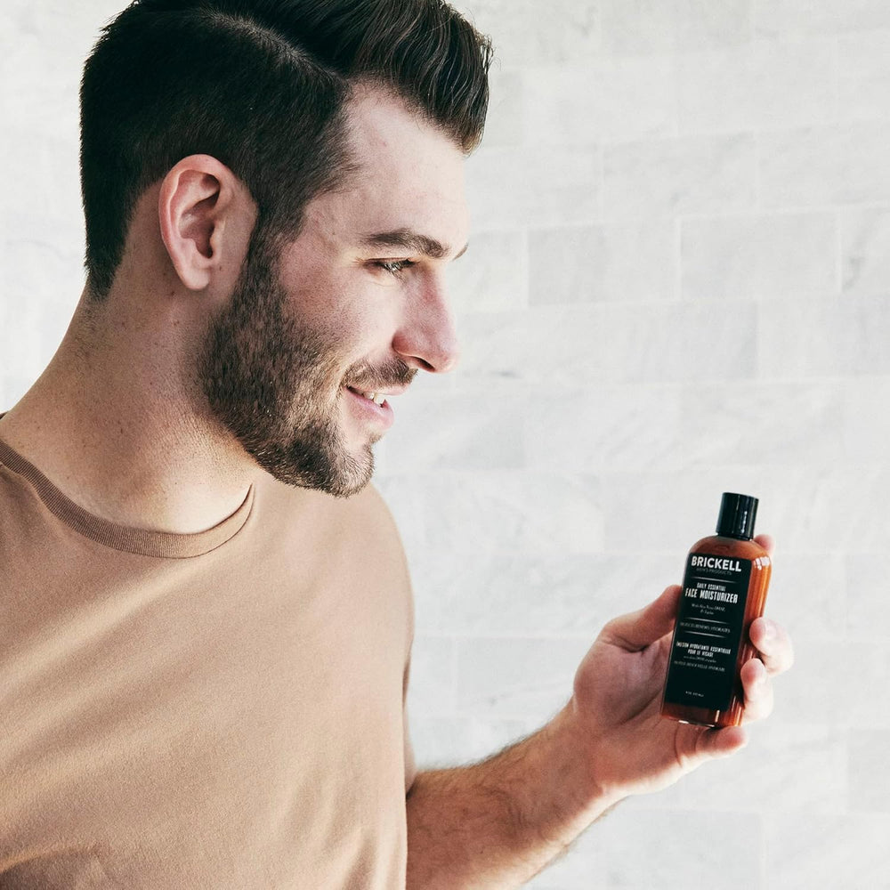 Brickell Daily Essential Face Moisturizer, ácido hialurónico y té verde para nutrición antioxidante