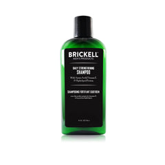 Brickell Shampoing Fortifiant Quotidien, versement de la bouteille et accessibilité d’utilisation.
