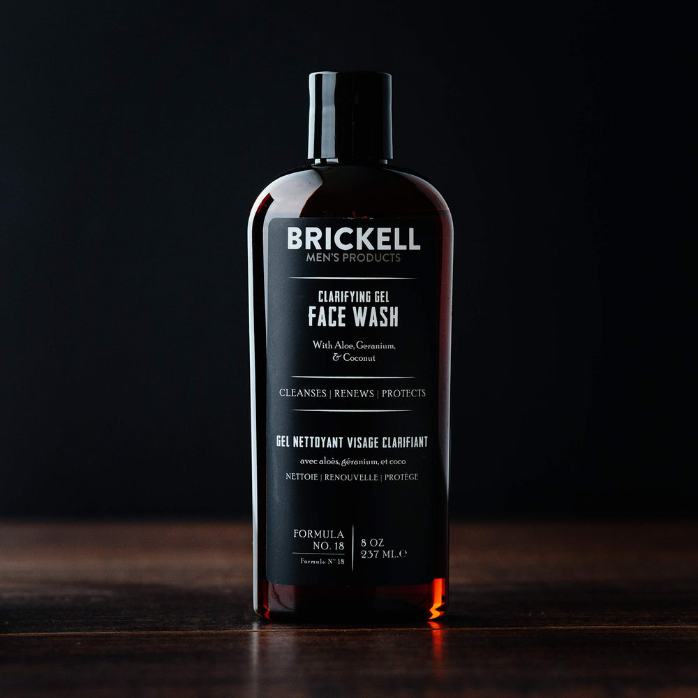 Contrôle-brillance jour Brickell, laisse la peau fraîche sans excès de sébum.
