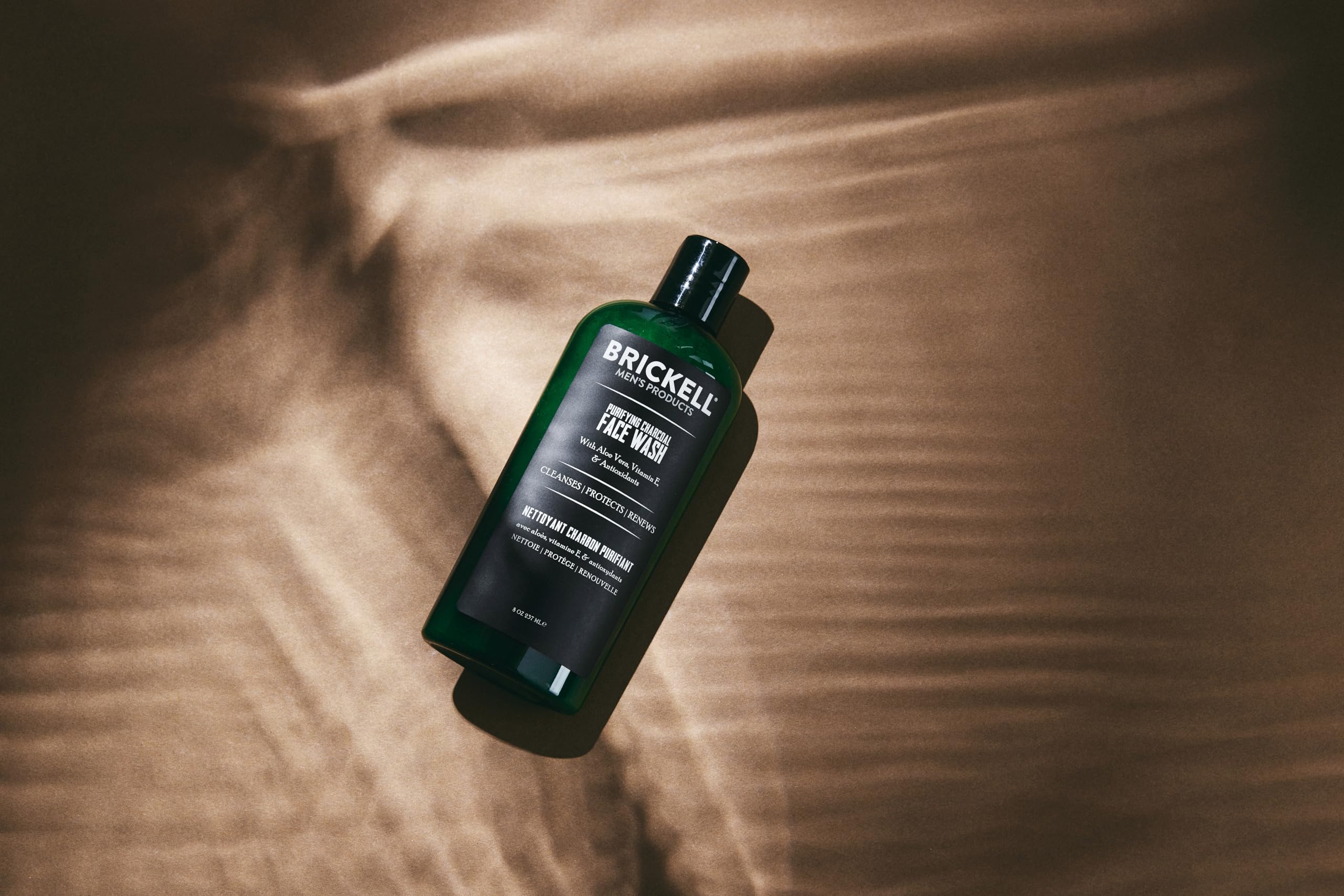 Ingrédients: charbon actif, huile d olive, jojoba et aloé pour hydratation.