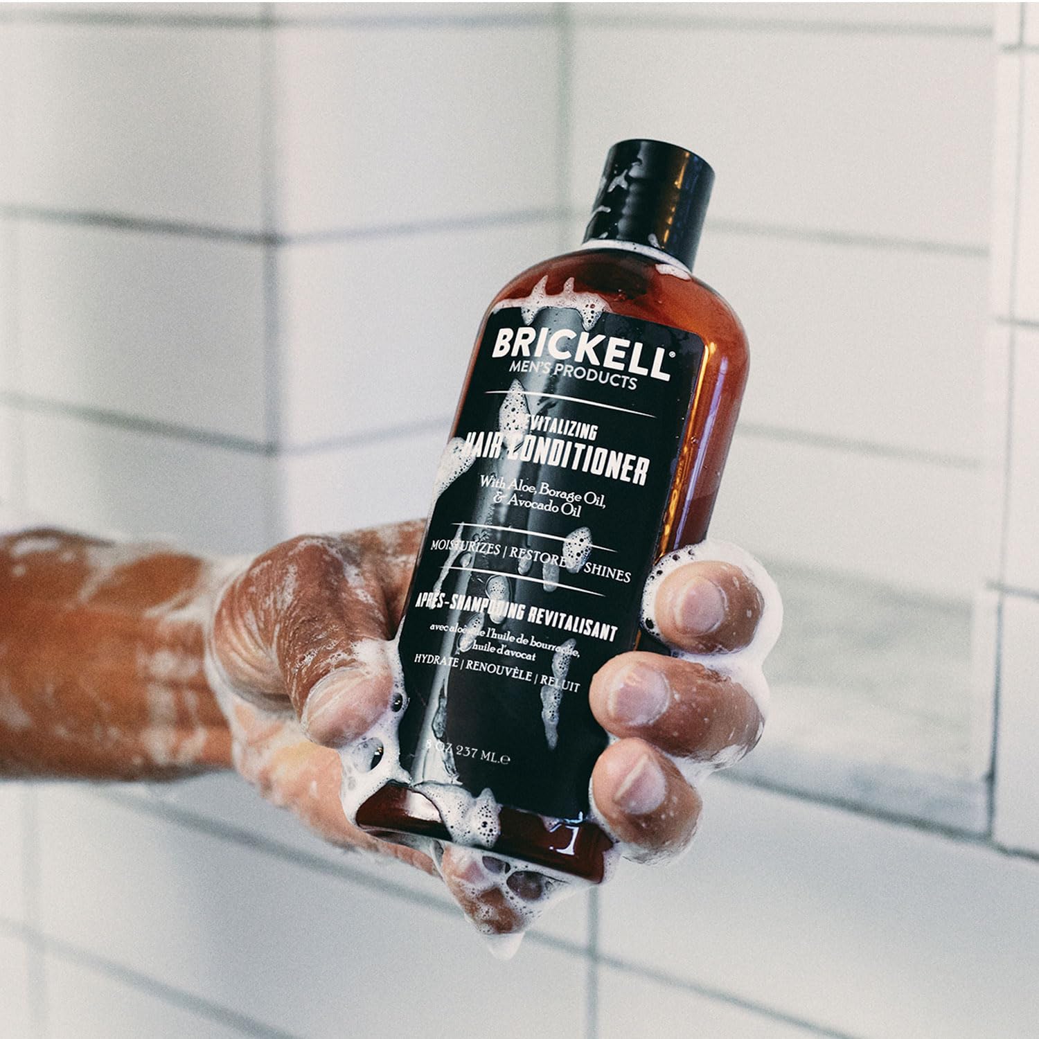 Brickell apres-shampooing homme - application: cheveux revitalisés et souples.