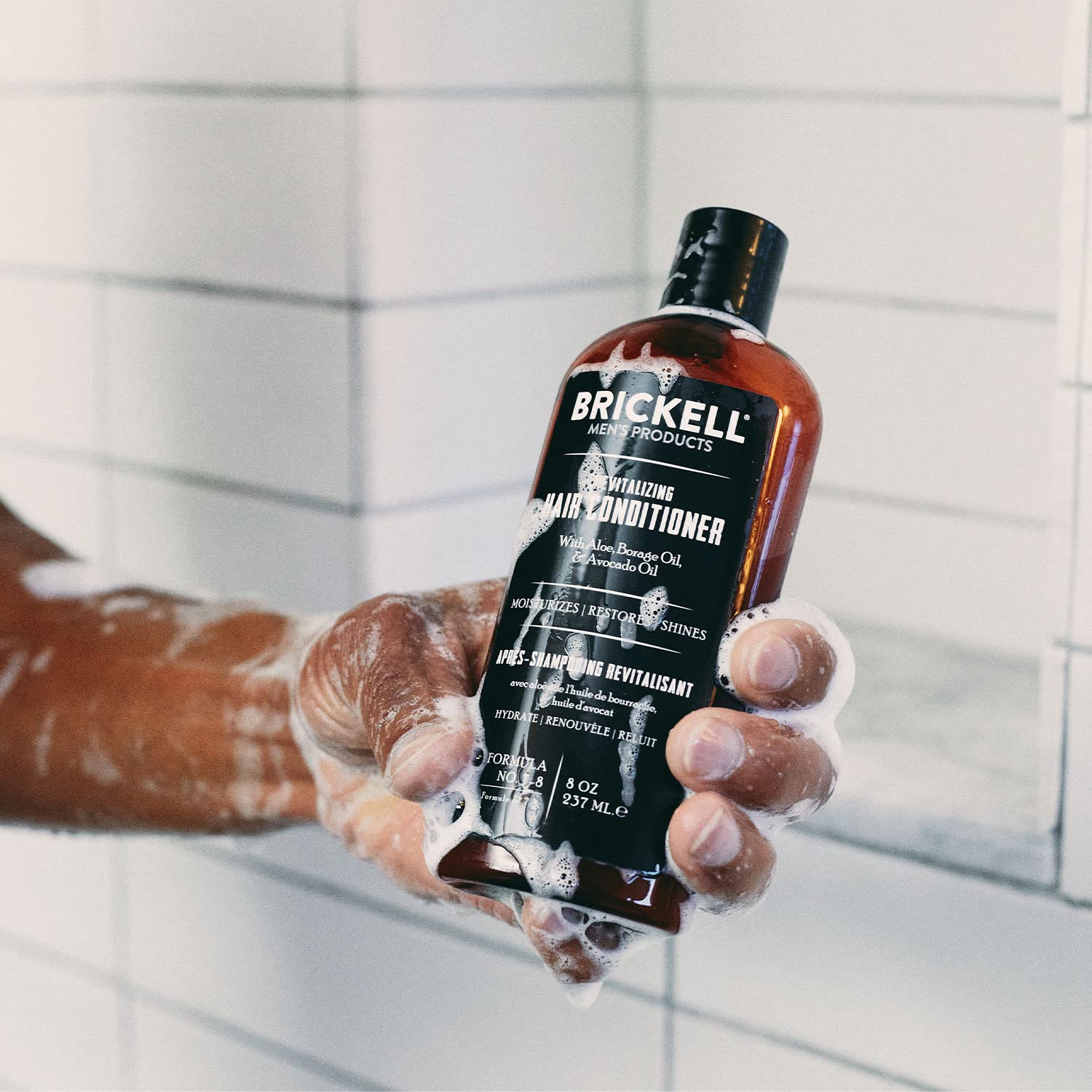 Brickell apres-shampooing homme - emballage durable et formule naturelle pour cheveux.