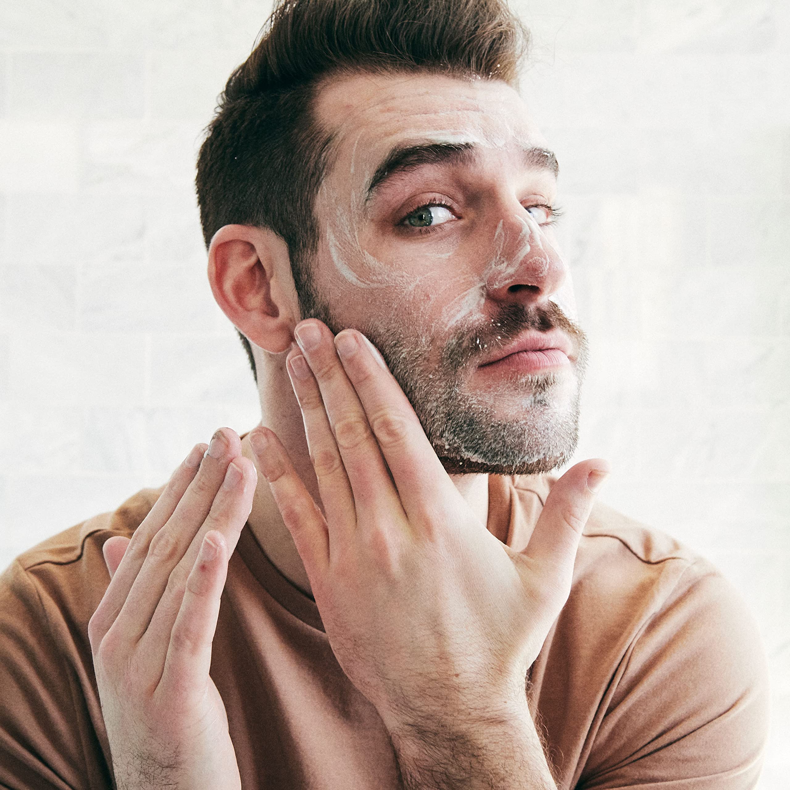Texture gel nettoyant Charbon, sensation rafraîchissante lors du lavage.