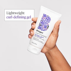 Control del frizz en Briogeo Curl Charisma ante la humedad ambiental.