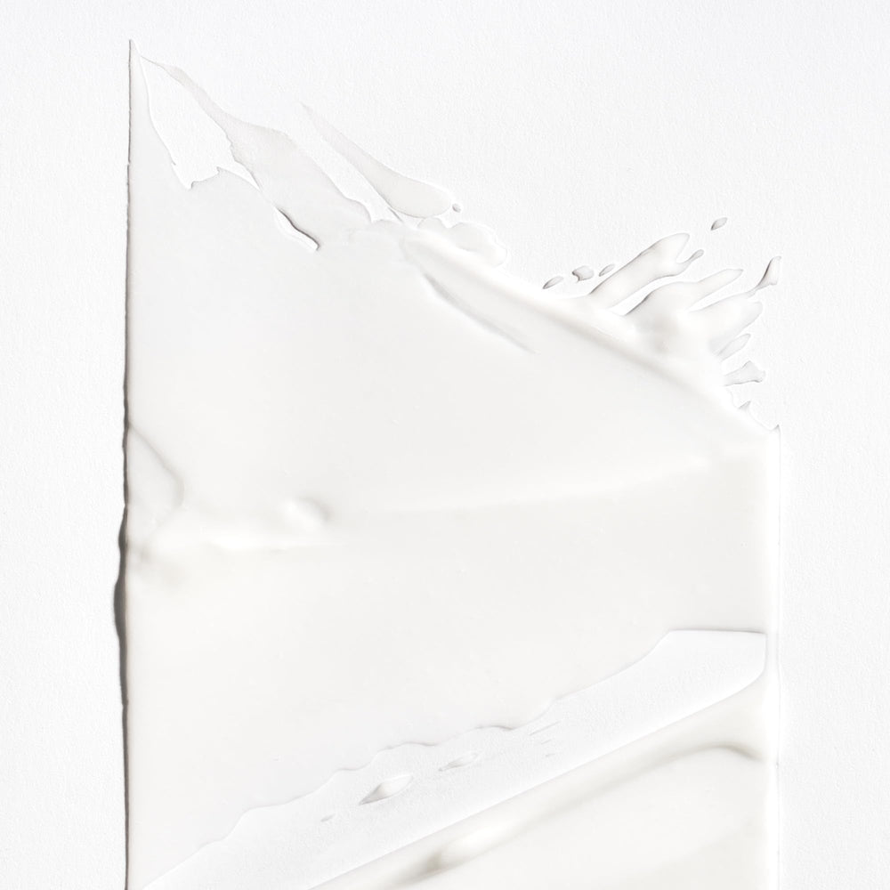 Briogeo Curl Charisma textura del acondicionador para rizos suaves sin pesadez.