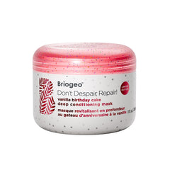 Briogeo mascarilla Pastel de Cumpleaños en frasco para cabello suave y reparado.