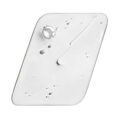 Briogeo Scalp Revival con árbol de té, textura suave para aplicación calmante.