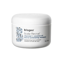 Briogeo Scalp Revival: botella visible con carbón activo para desintoxicar el cuero cabelludo.