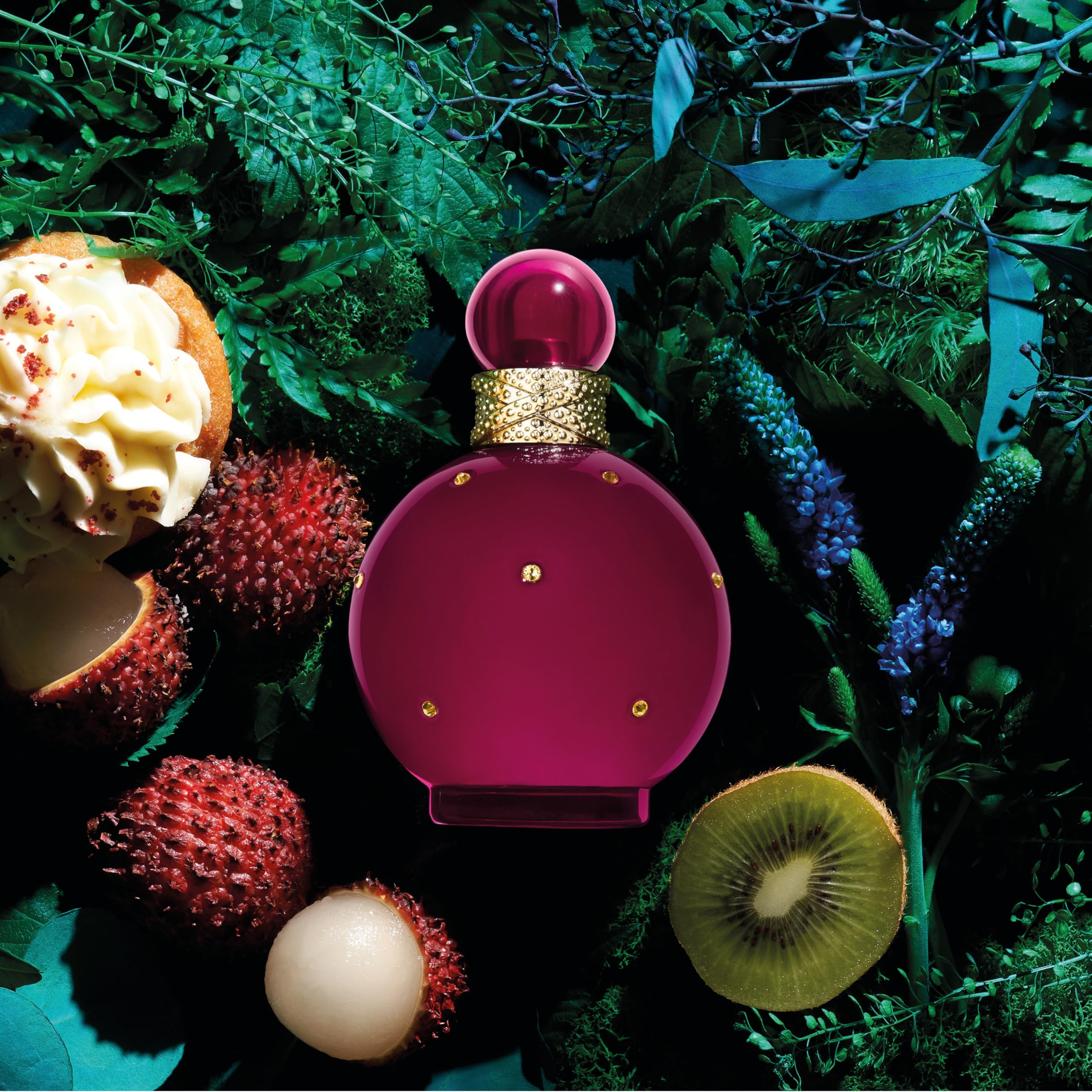 Britney Spears Fantasy Intense - notas florales; bouquet ligero que empapa la piel.