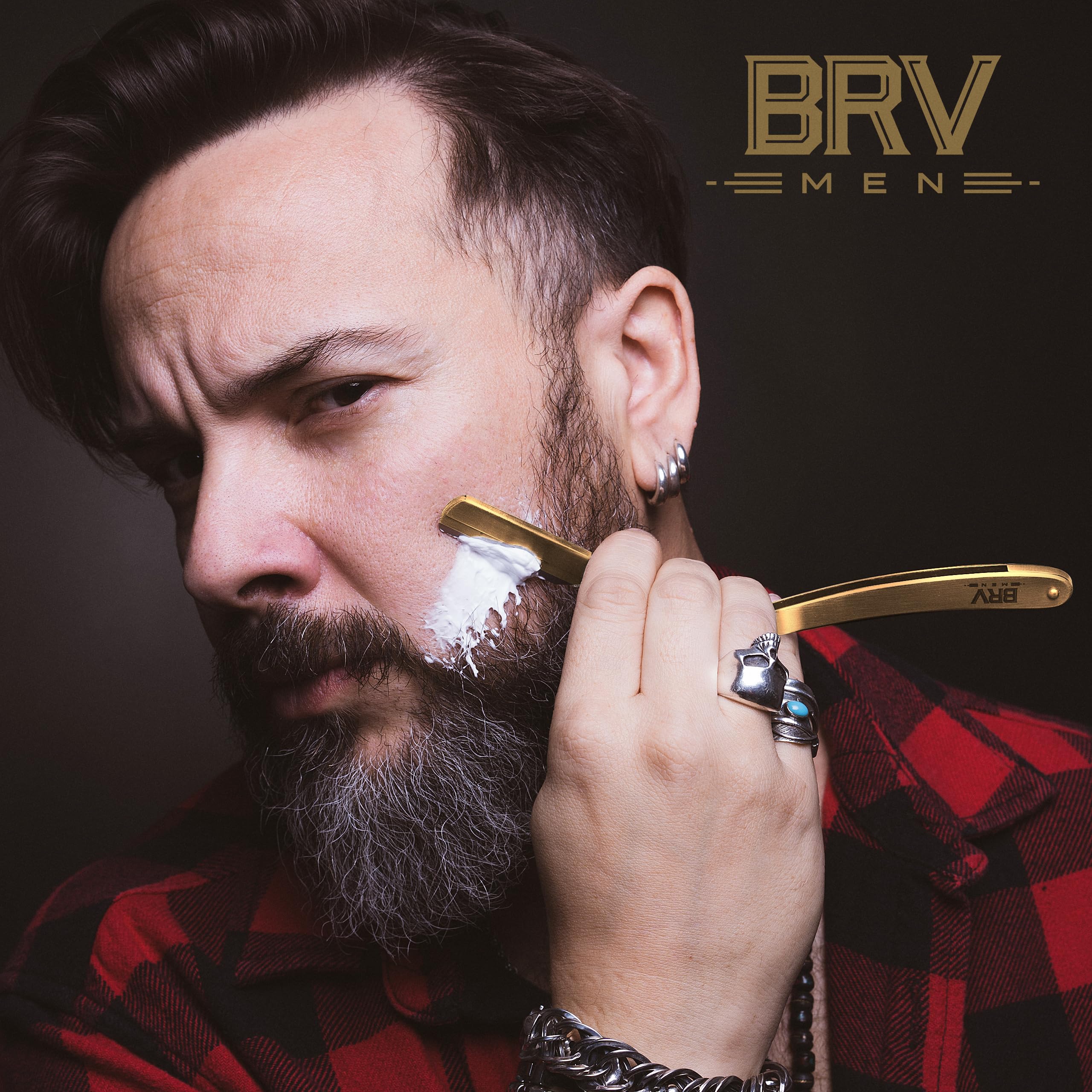 BRV MEN Detalle de mango y hoja mostrando construcción de precisión