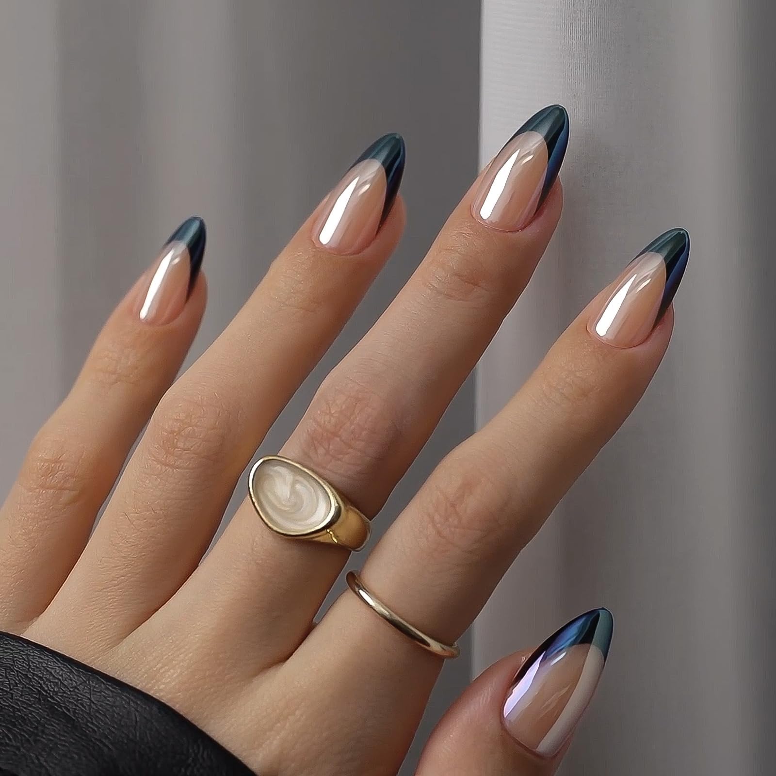 BTArtbox Uñas Francesa Almendra Corta, acabado gel brillante para uso diario.