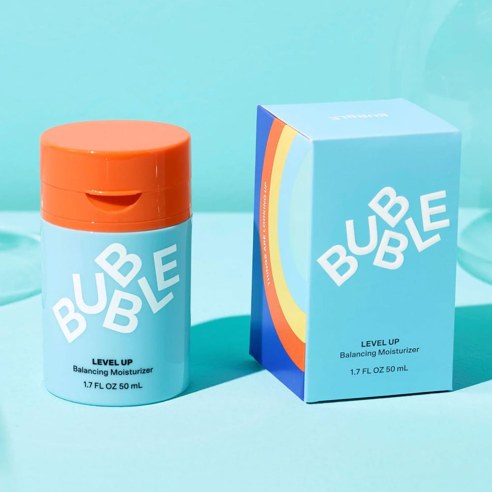 Aplicación 1–2 pulsos de Bubble Skincare Level Up en rostro