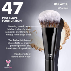 Brocha Bueart Design PRO Slope Foundation 47 difumina contornos sin rayas para un look natural.