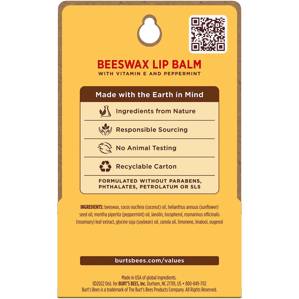 Cuidado diario de labios con Burt's Bees Original Beeswax para mantener la hidratación.