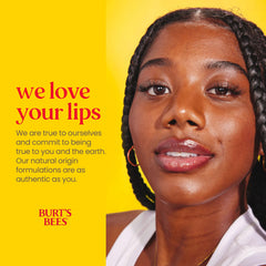 Ingredientes naturales: cera de abejas y vitamina E en Burt's Bees Original Beeswax.