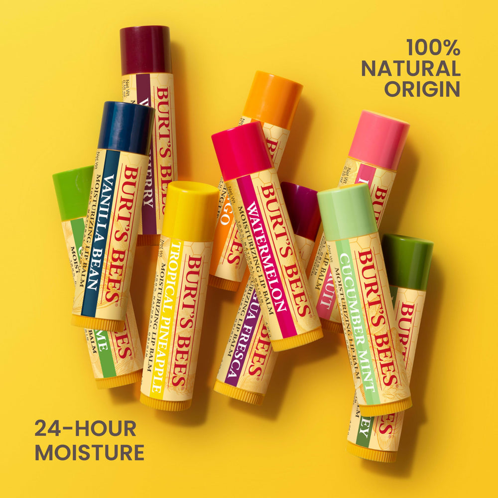 Burts Bees Labial fresa, tamaño compacto para llevar en bolso o bolsillo.