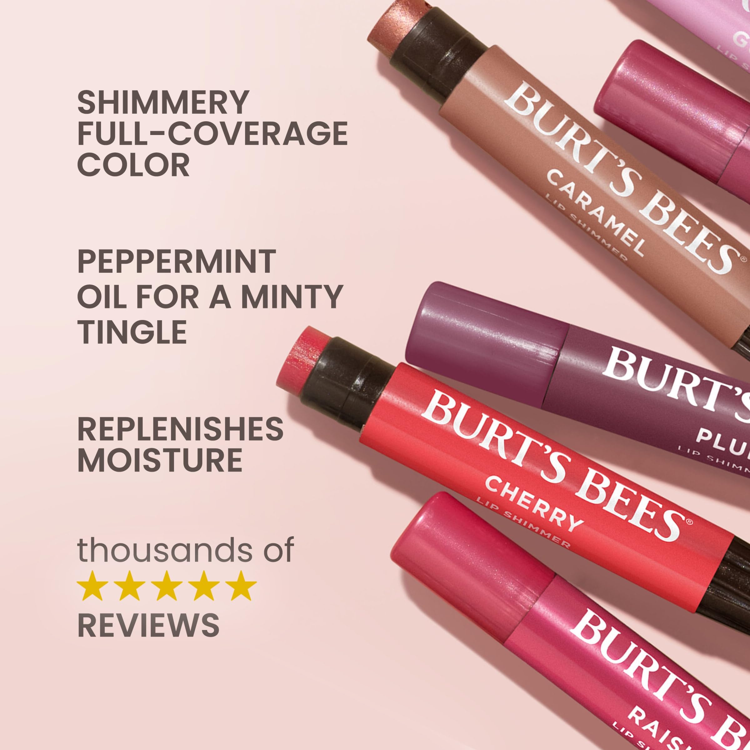Tono rosado profundo Lip Shimmer Fig realza labios naturalmente.