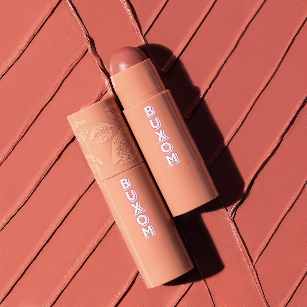 Buxom Power-Full Lip Balm Inner Glow detalle de cuidado diario en labios