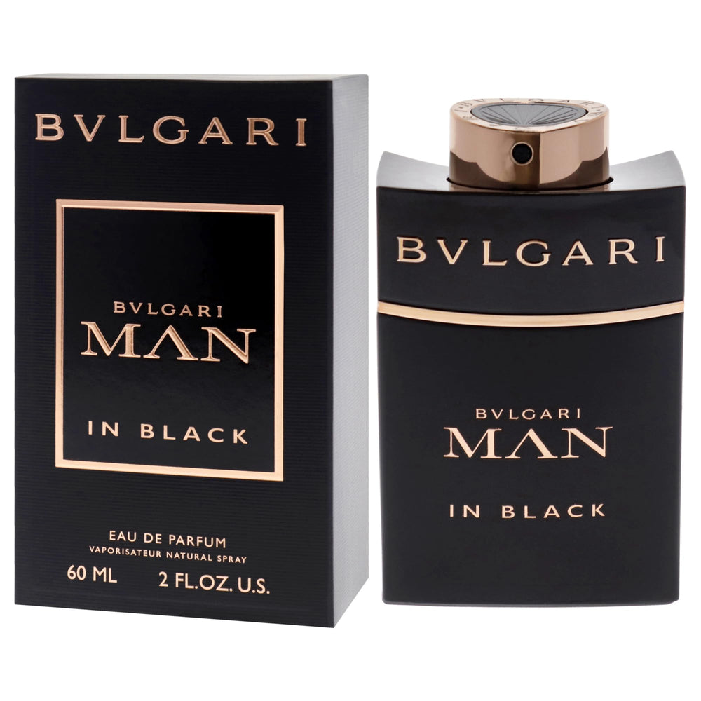 Fondo amaderado con vetiver y cedro para mayor duración de BVLGARI Man in Black.
