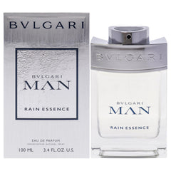 BVLGARI Man Rain Essence: botella elegante para aroma fresco y duradero.