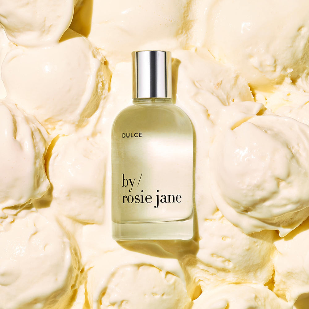 By Rosie Jane, notas de dulce de leche para calidez cremosa.