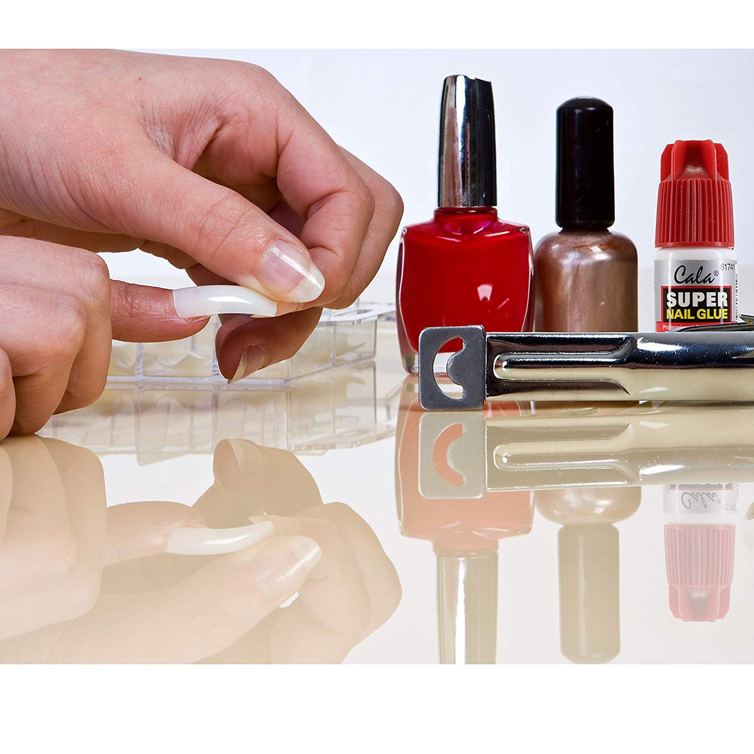 CALA Super Nail Glue: reparación de uñas naturales con acabado estable