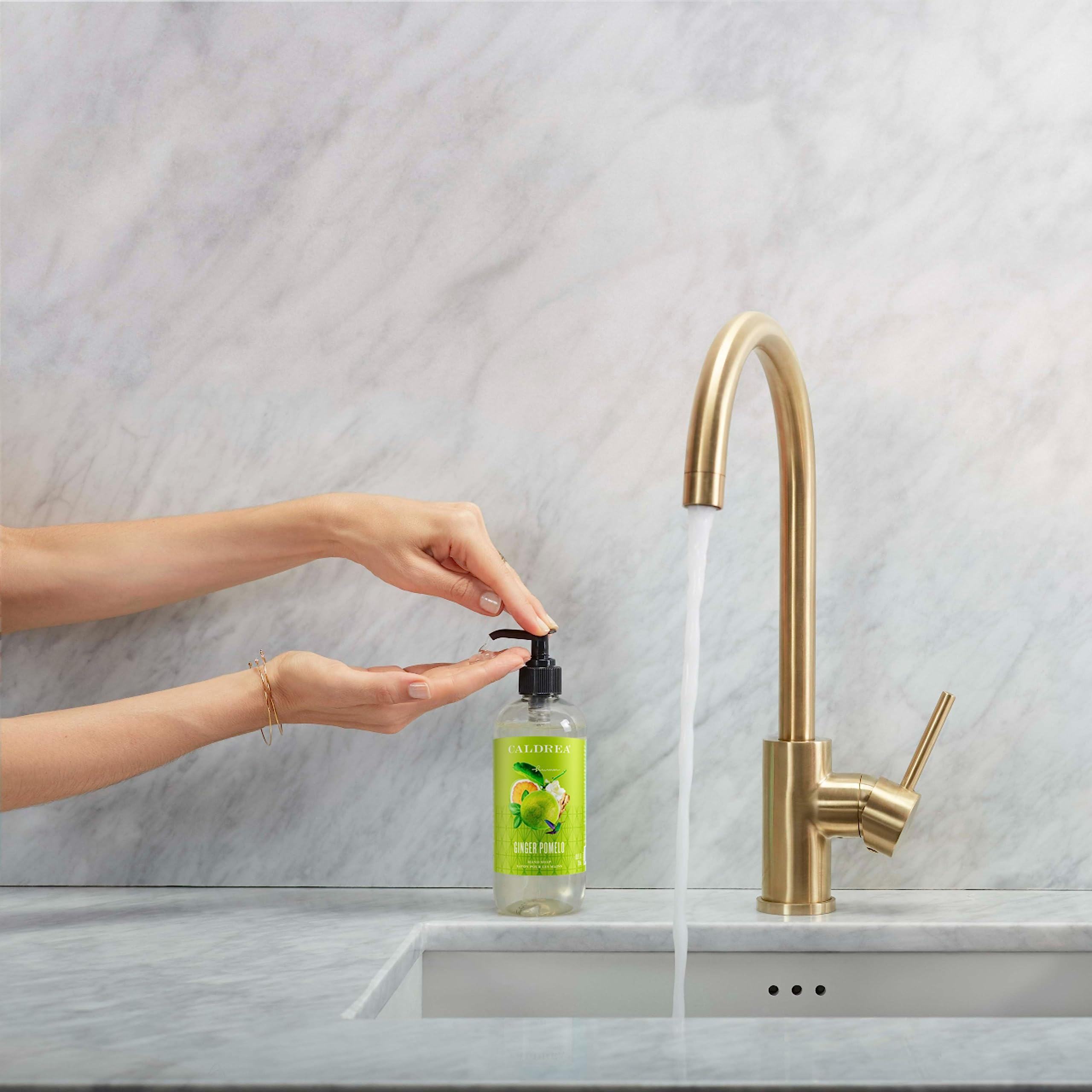 Caldrea Jabón de Manos textura aloevera para hidratación suave.