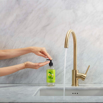 Caldrea Jabón de Manos textura aloevera para hidratación suave.