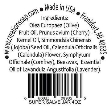 Calendula Comfrey Salve de Creation Pharm, aplicación suave en la palma.