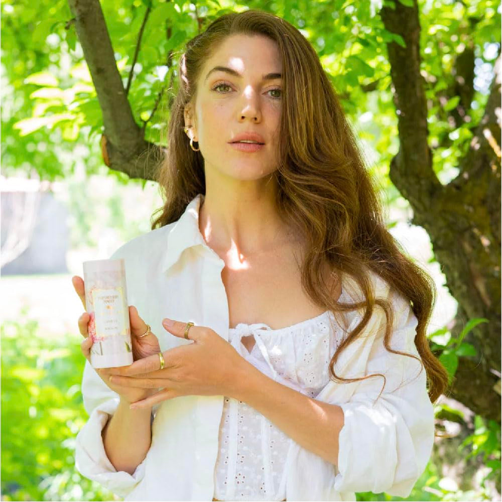 Camille Beckman uso diario, aroma floral discreto.