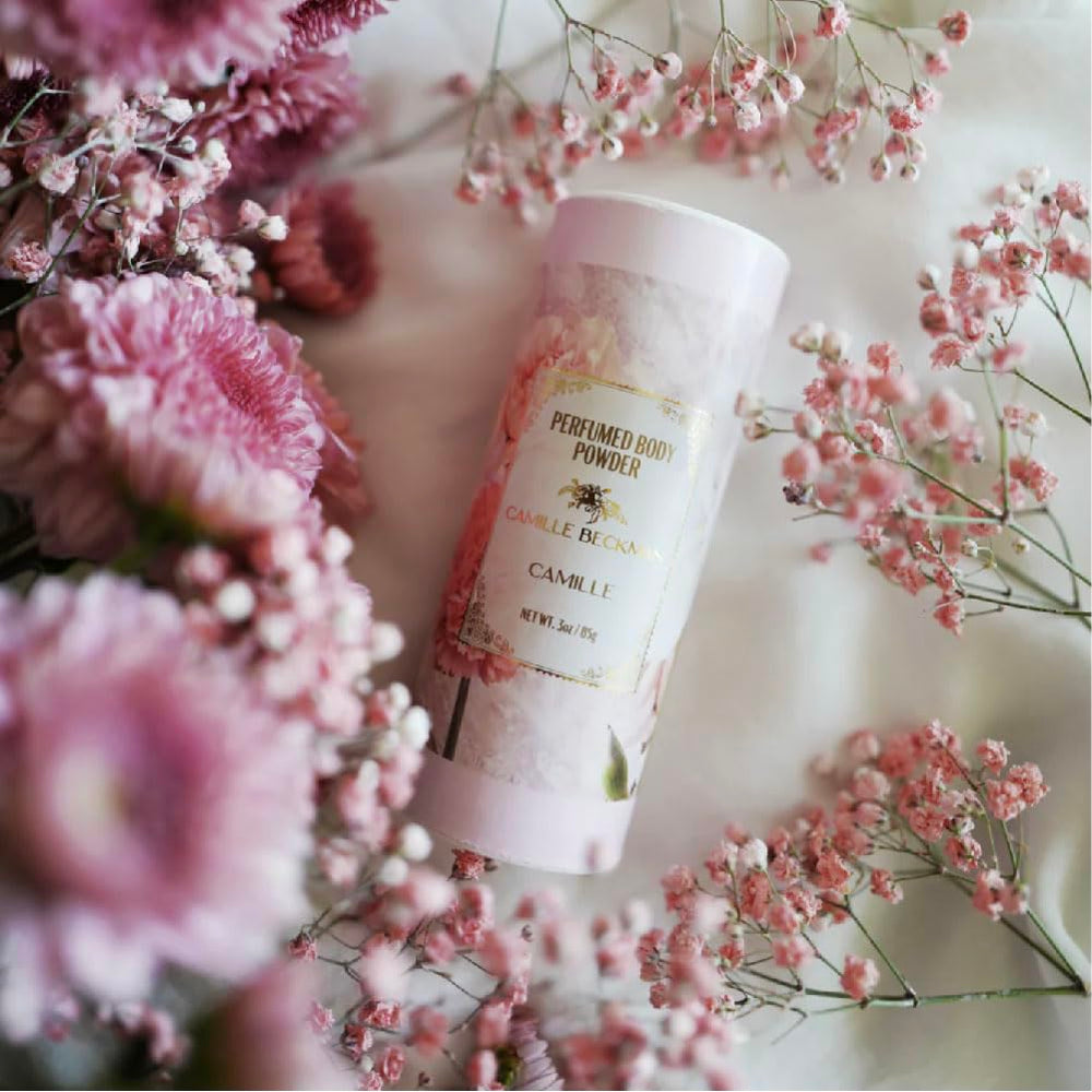 Camille Beckman fragancia floral con clavel e iris para aroma suave.