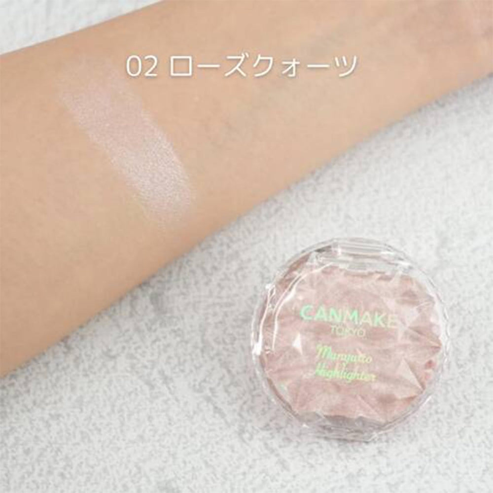 CANMAKE Munyutto iluminador puente nasal con luz sutil para contorno ligero.