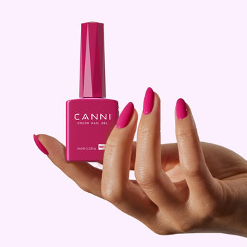 CANNI rosa neón gel: aplicación precisa con brocha para cobertura uniforme.