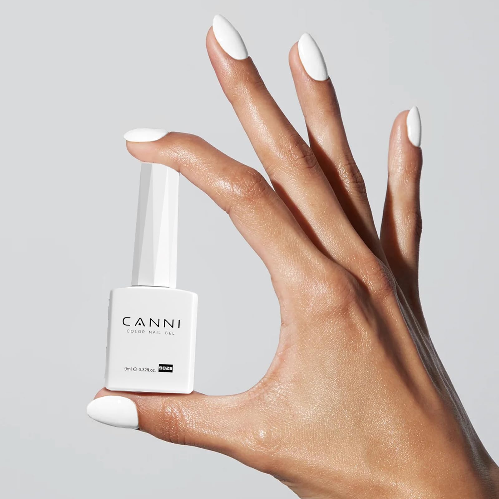 CANNI propone curado en lámpara UV/LED para un secado rápido y seguro.
