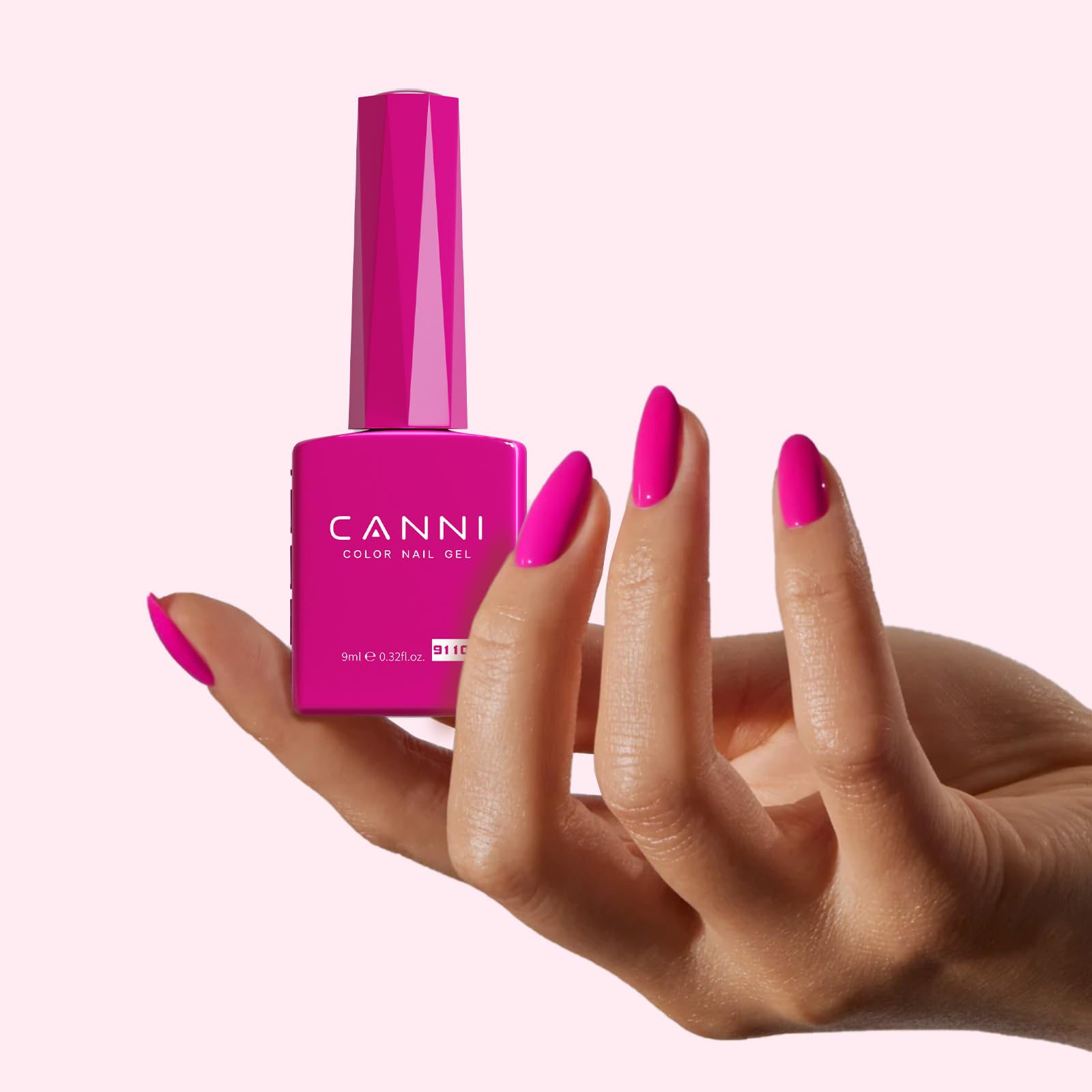 Acabado de alto brillo en uñas con esmalte gel CANNI.