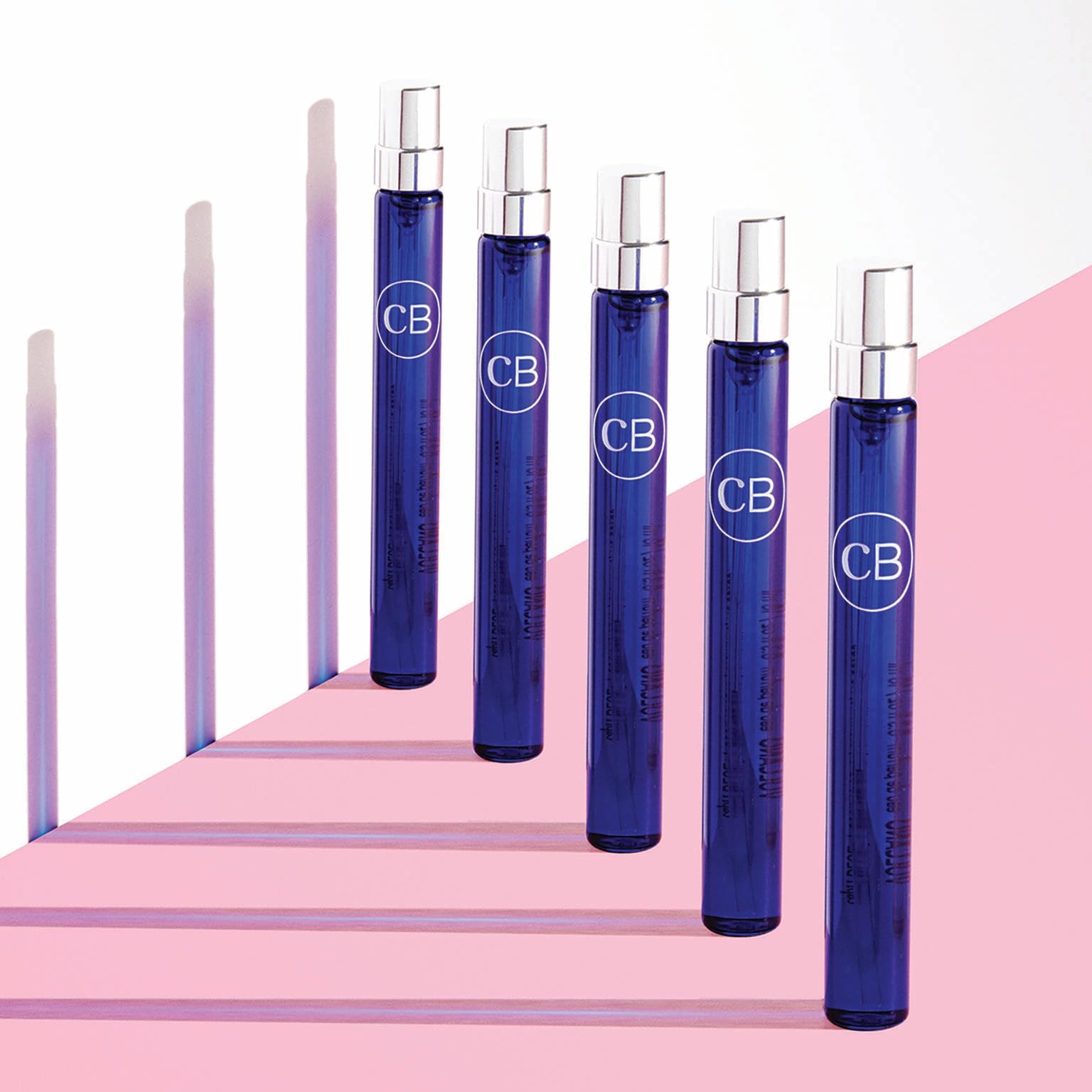 Capri Blue Volcano envase de viaje, perfecto para retoques en cualquier momento.