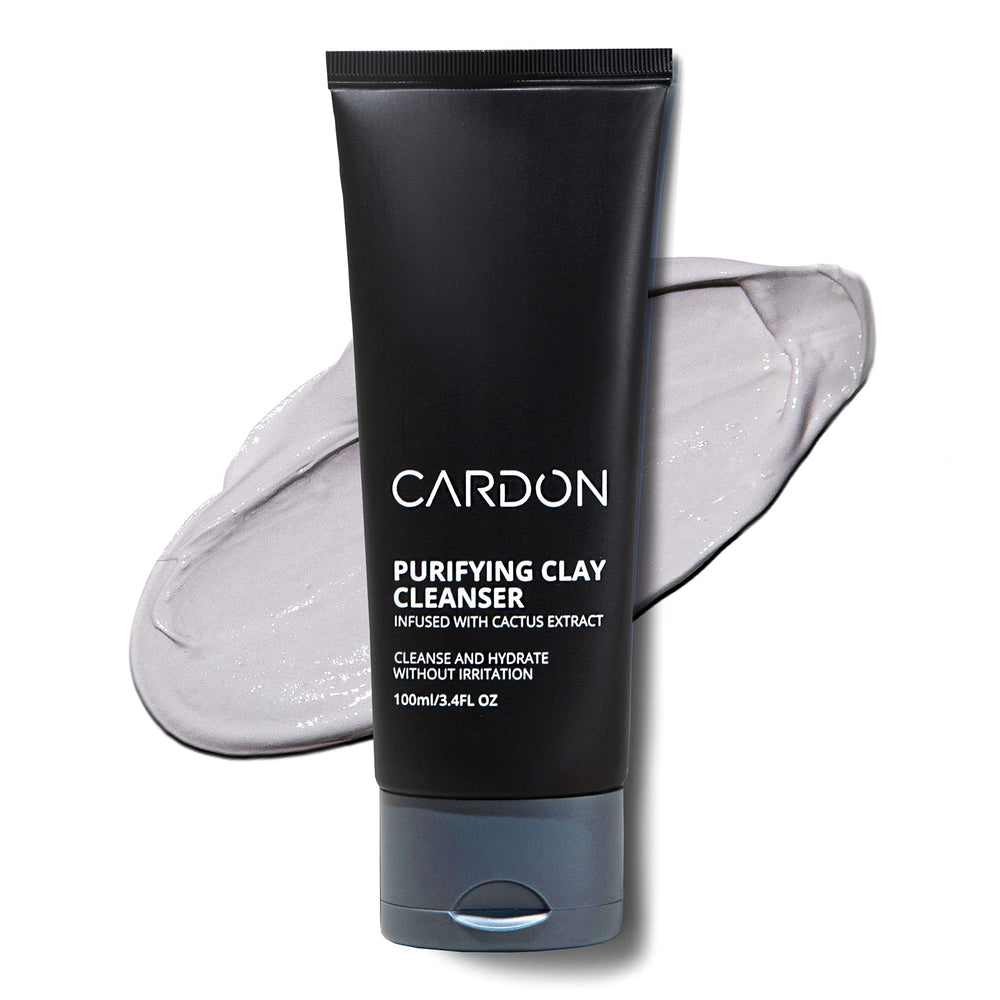 Cardon limpiador facial con arcilla y espuma densa para limpieza profunda.