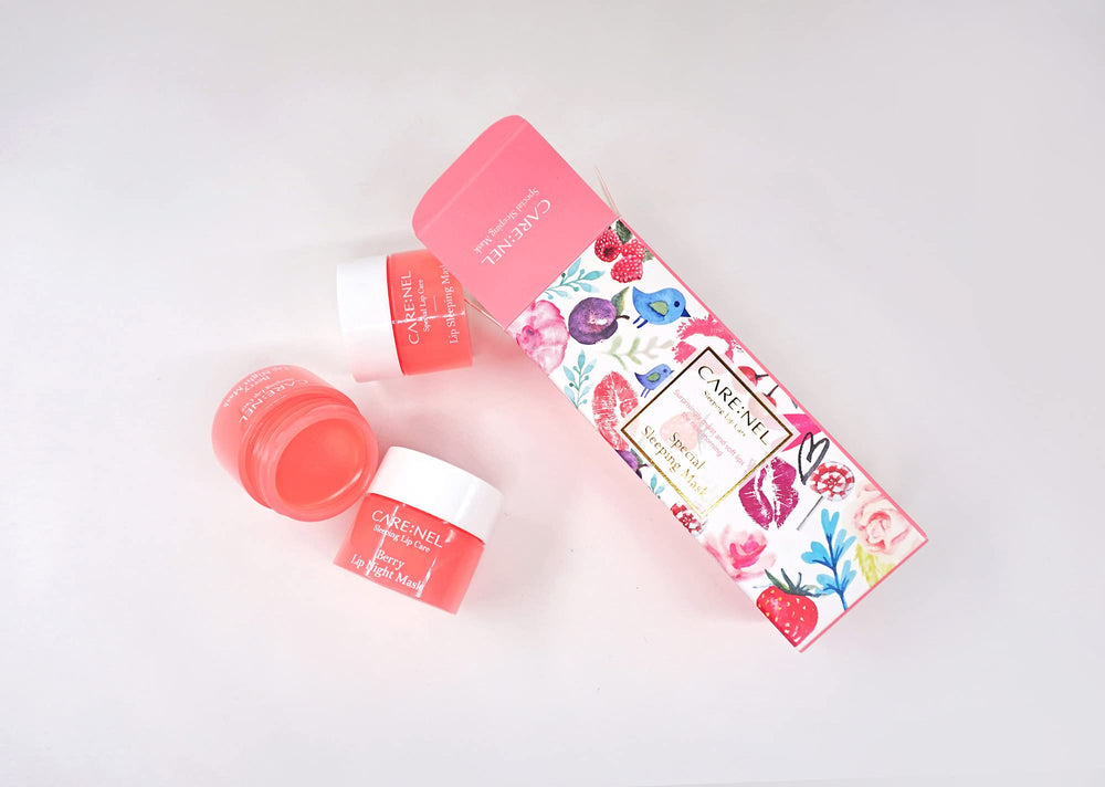 Regalo perfecto CARE:NEL Lip Sleeping Mask Berry para cuidar labios con estilo.