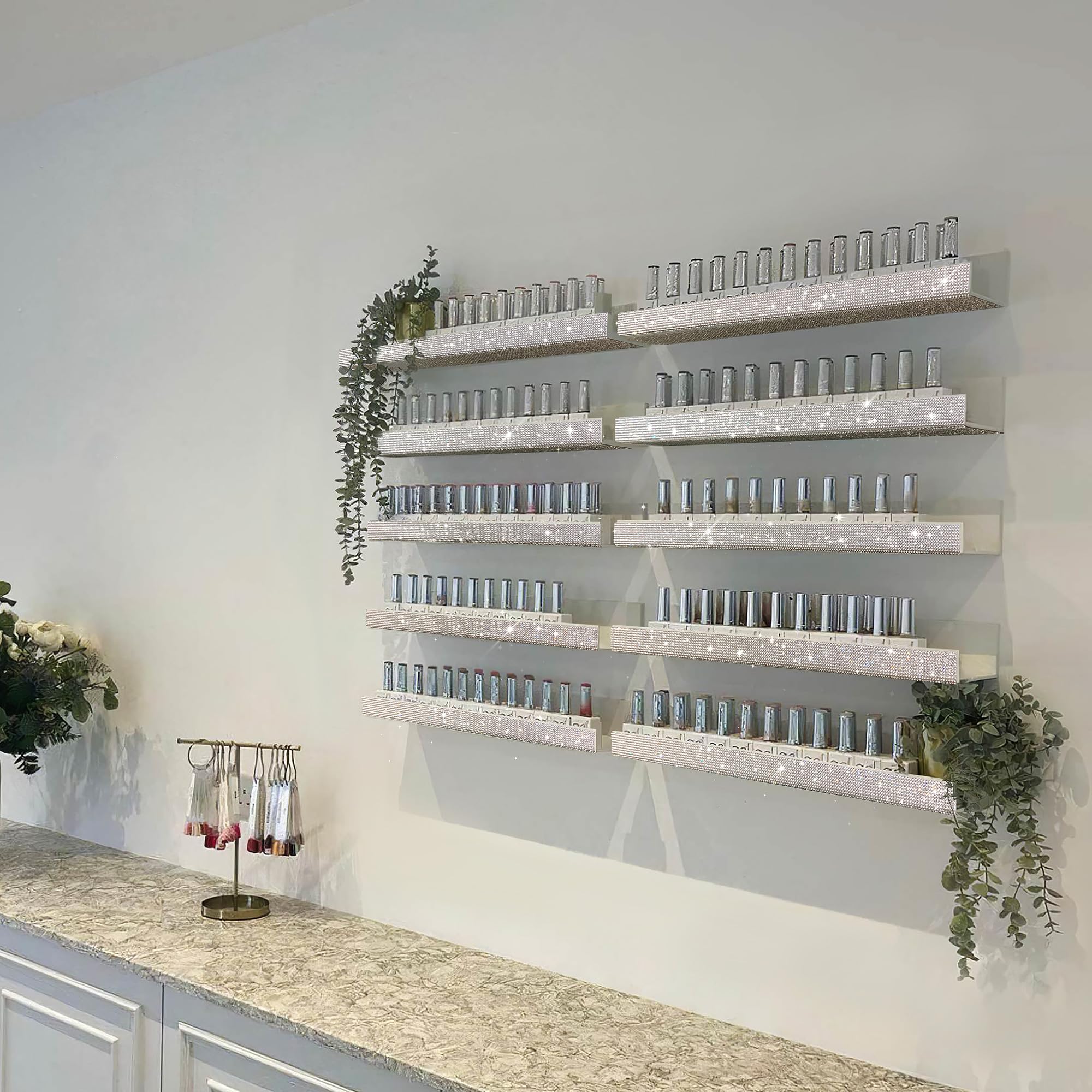 Careandmore YJ gafas de sol exhibidas en estante decorativo