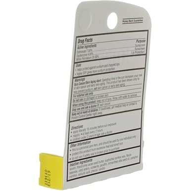 Carmex Click-Stick balsamo labial diseño ergonómico facilita el uso diario.