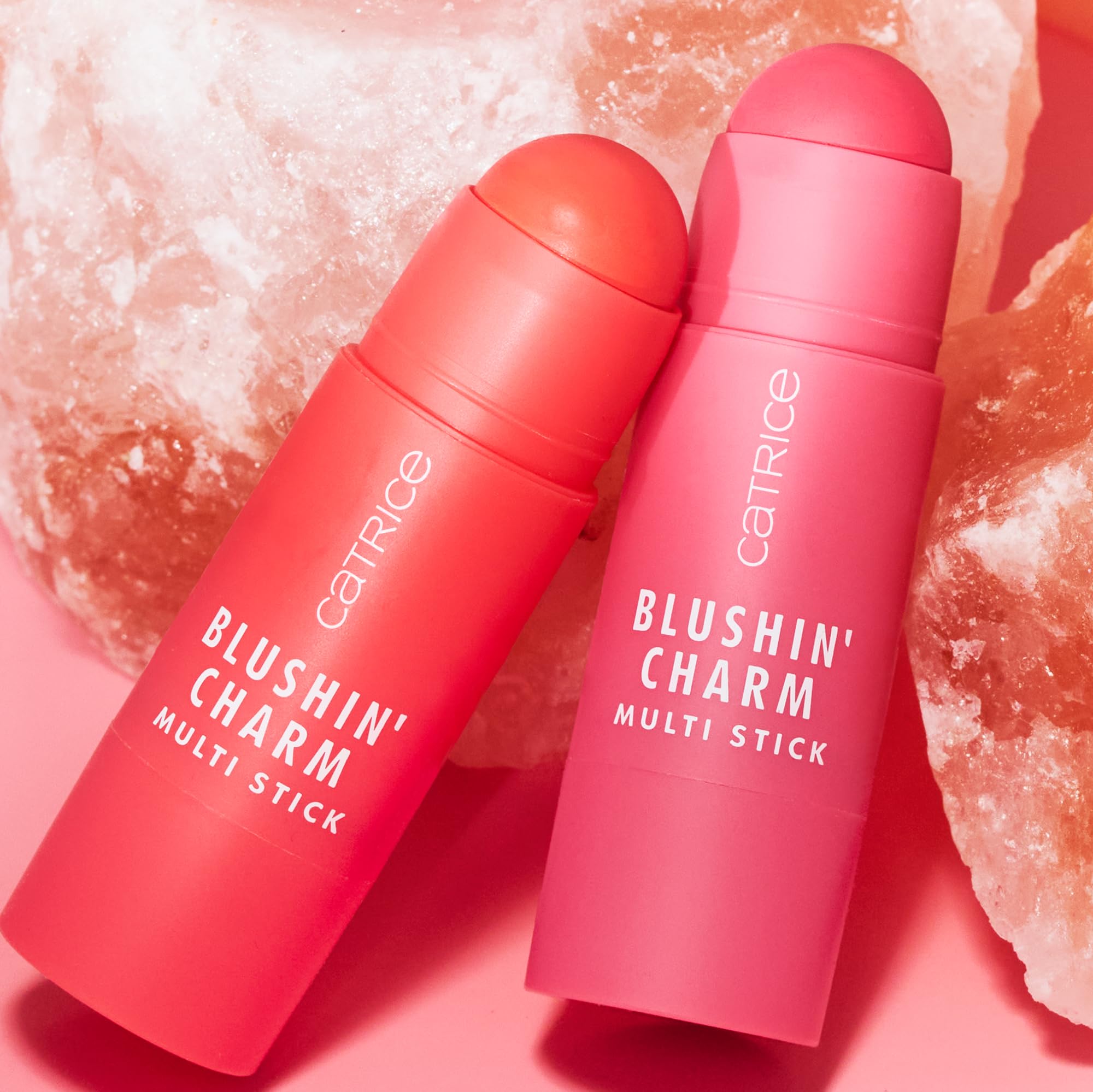 Catrice Blushin' Charm Multi Stick acabado húmedo que realza el brillo natural.