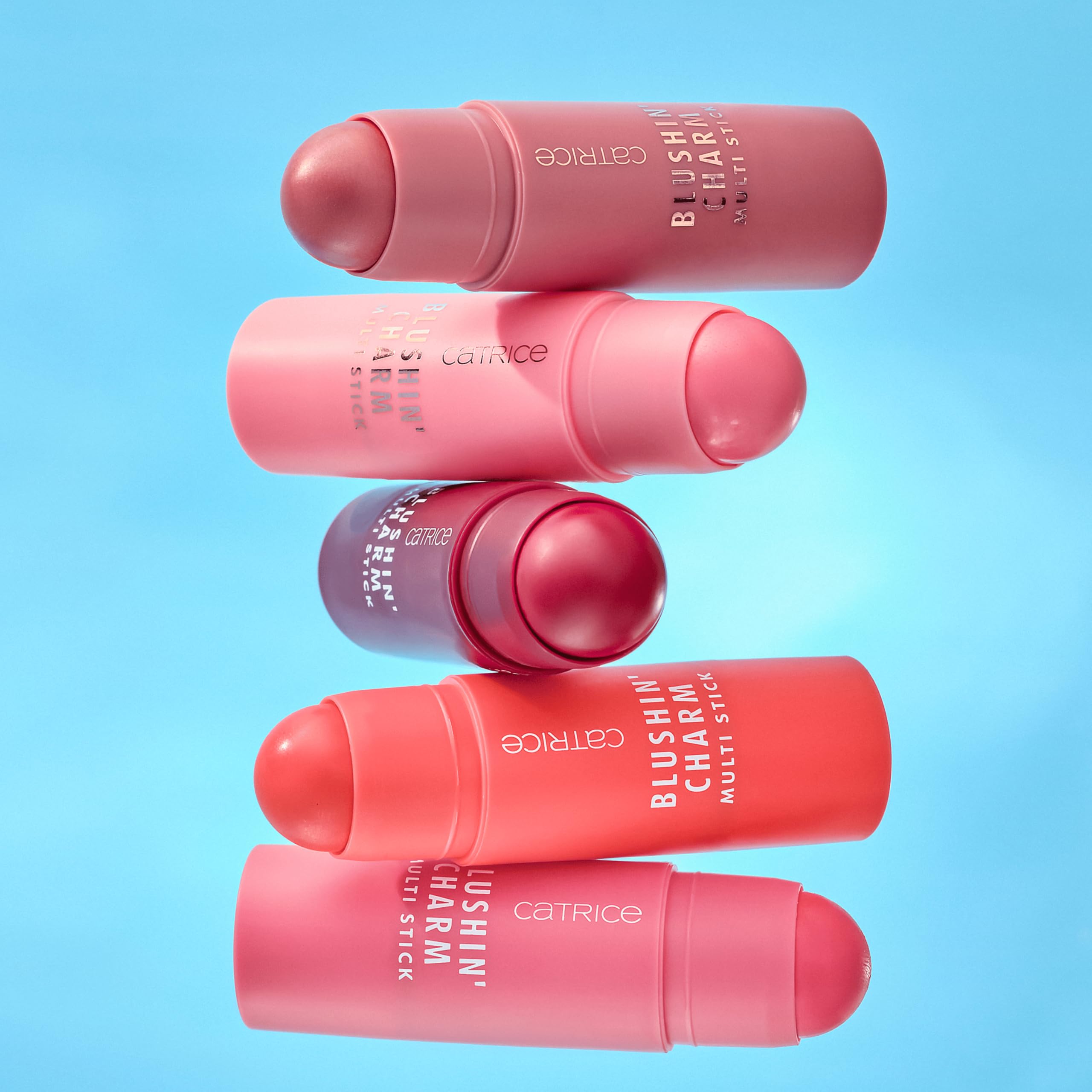 Catrice Blushin' Charm Multistick uso multiuso para rostro y labios.