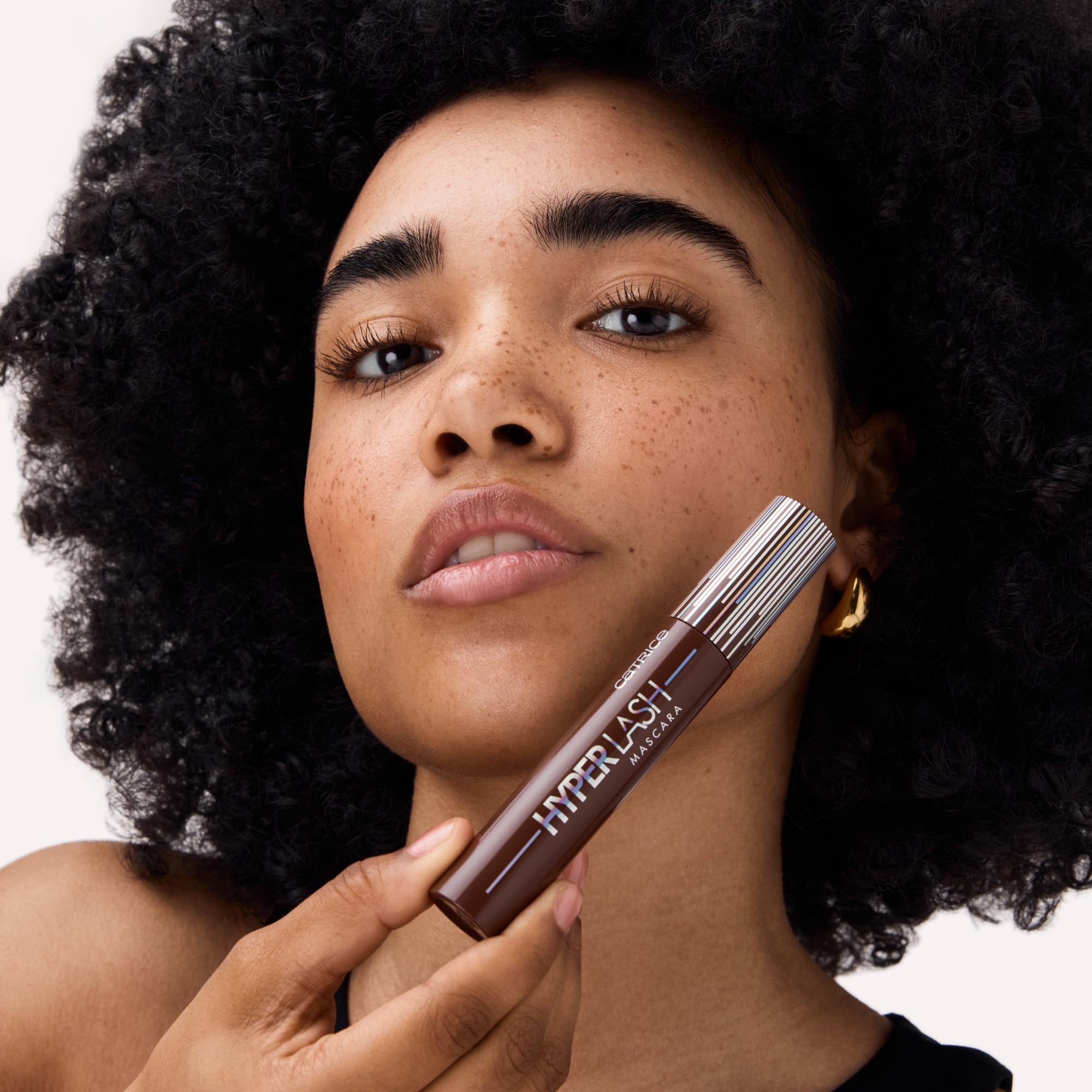 Catrice Hyper Lash Mascara fórmula ligera para uso diario cómodo
