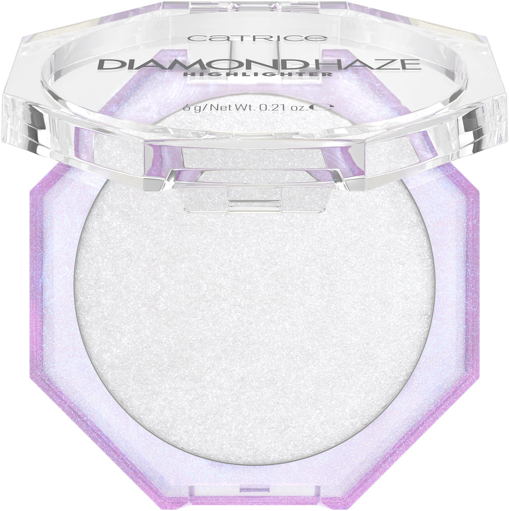 Catrice iluminador Diamond Haze para parpados ofrece destellos luminosos y duraderos.