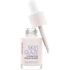 Catrice Skin Glaze Primer en bote, aplicación suave y brillo radiante.