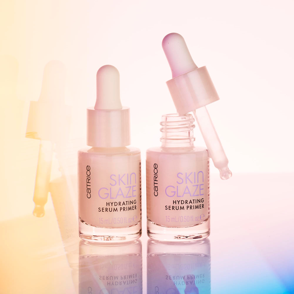 Muestra en mano de Catrice Skin Glaze Primer, demuestra hidratación ligera.