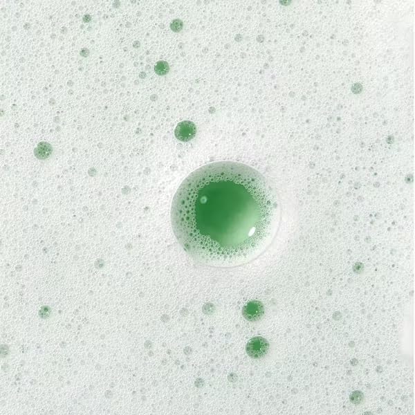 Caudalie Vinoclean enjuague con agua, deja la piel suave y purificada.